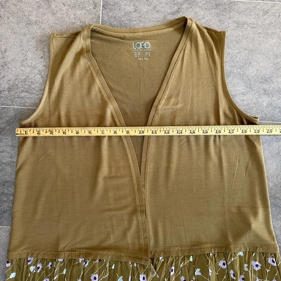 Logo open vest. Olive green and lavender. Size XS. - Picture 8 of 14